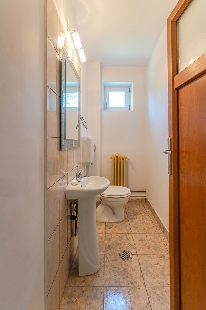 Casa individuala cu 9 camere in Brasovul Vechi. - Poză 6