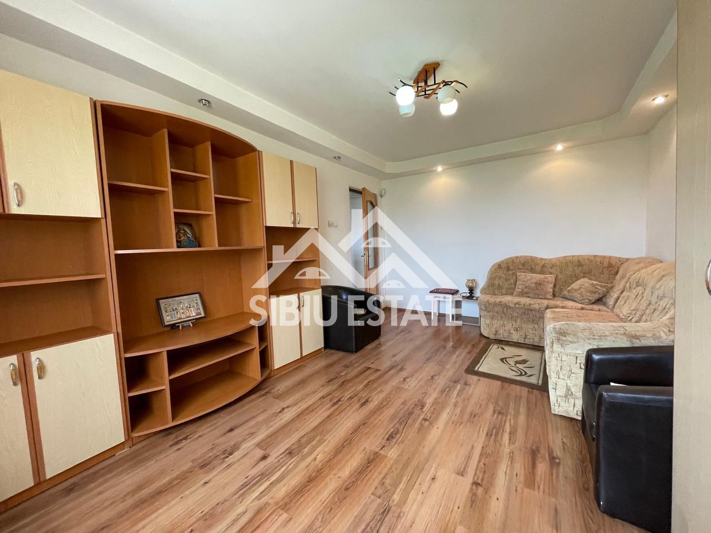 Apartament de vanzare cu 2 camere etaj 3 -Cartier Vasile Aaron - Poză 2