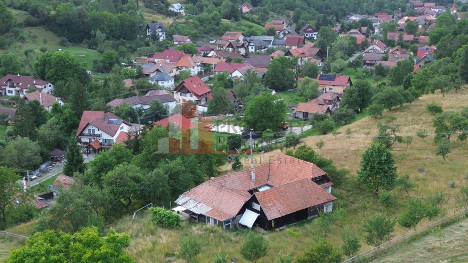 Casă tradițională sat Poarta, comuna Bran teren 4000 mp - Poză 3