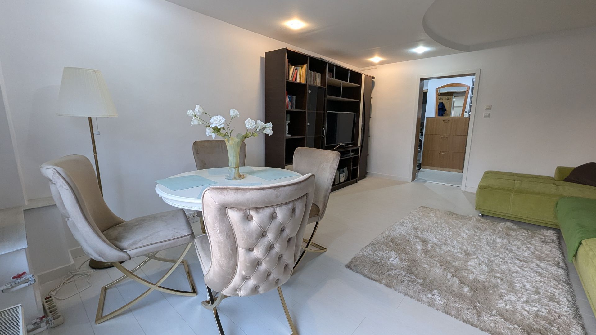 Vanzare Apartament 3 camere  în zona P-ta Alba Iulia - Poză 3