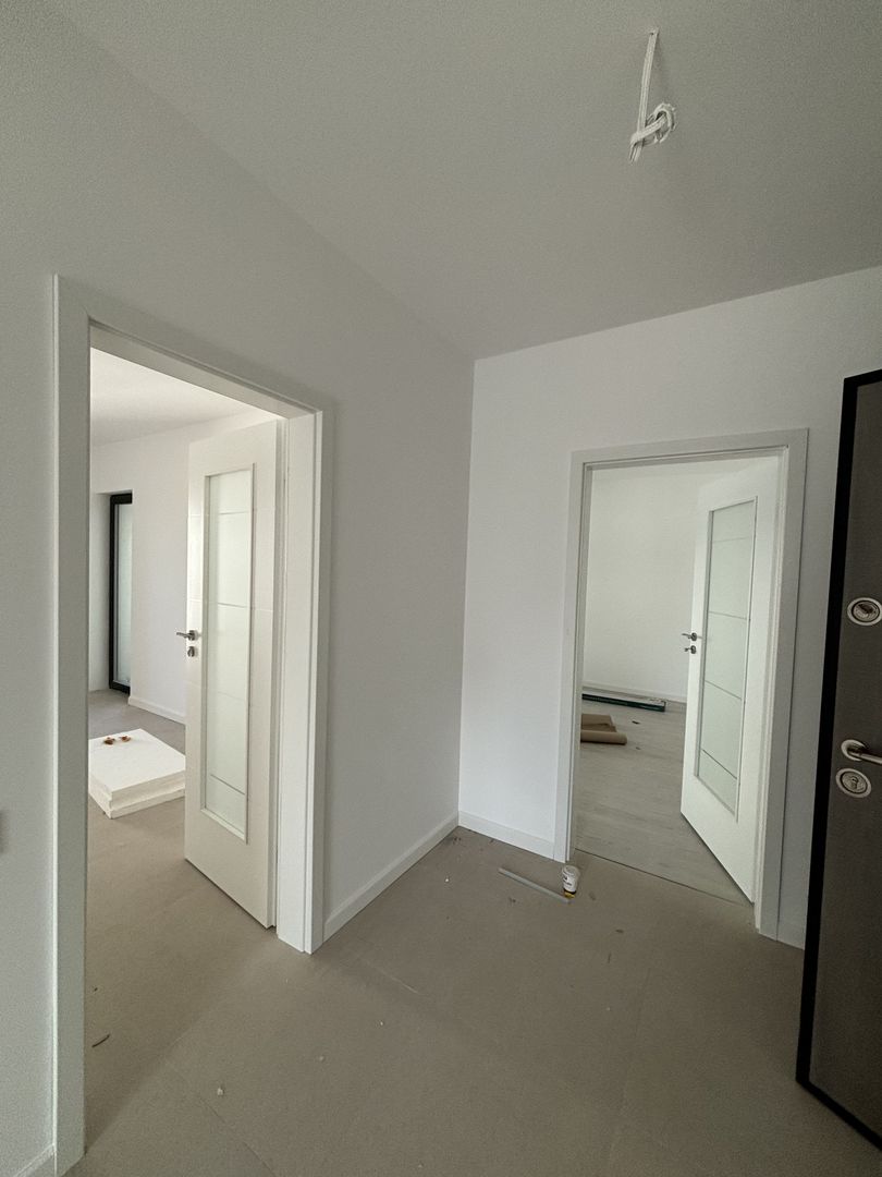 2 CAMERE-PANOURI FOTOVOLTAICE - ROMCO REZIDENTIA-COMISION 0! - Poză 10