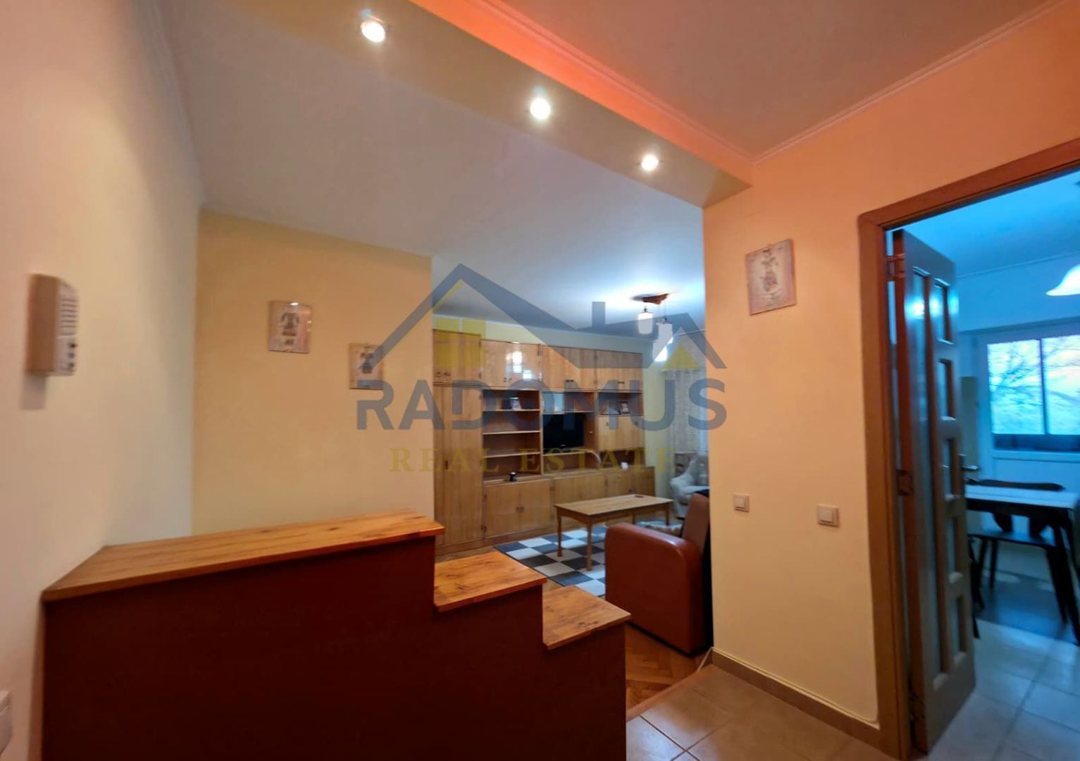 Apartament ultracentral – Ploiești - Mobilat/Utilat - 350 € - Poză 2