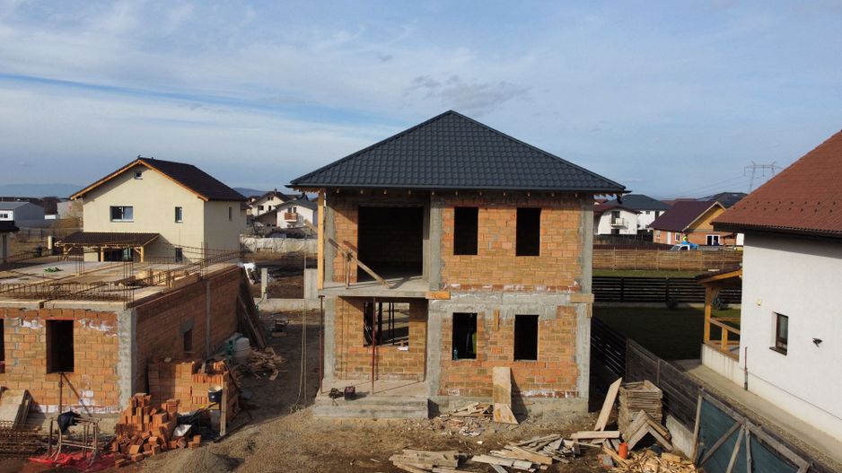 Casă de vanzare Cartier Izvorv - Poză 1