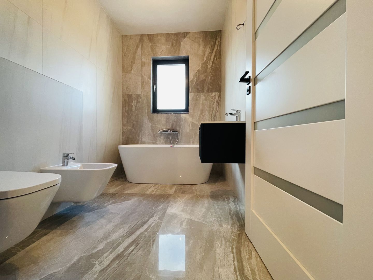 Duplex Ultramodern, impecabil executat | 4 dormitoare & 2 terase - Poză 20