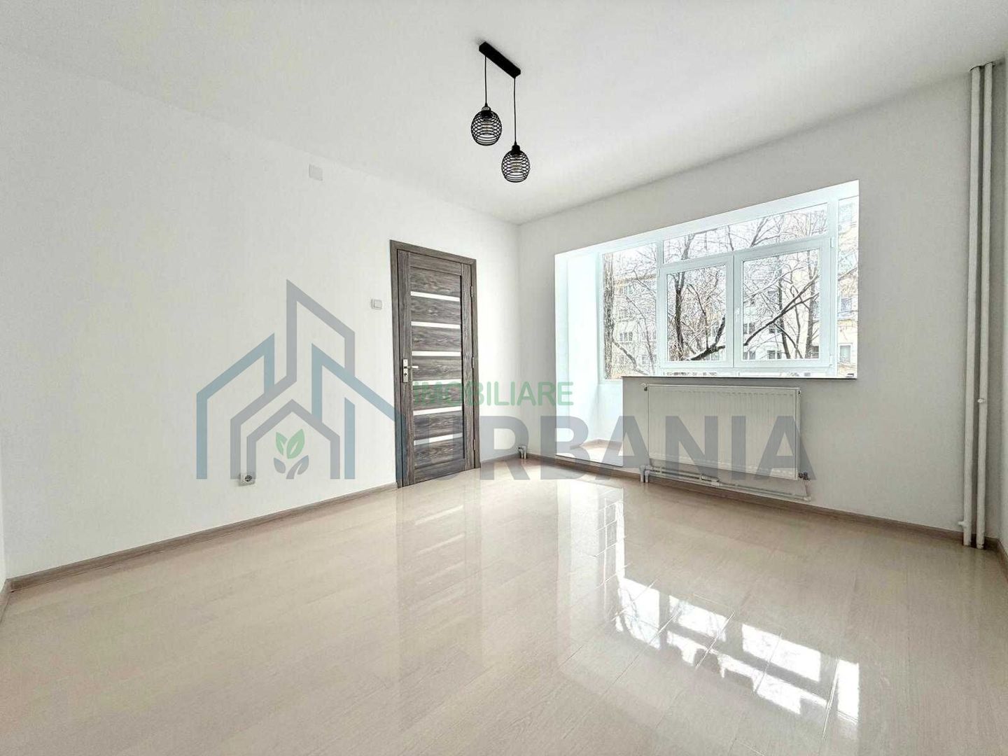 Pers. Fizica- Podu Ros- Cantemir- Etaj 1- Fara Risc- 3 camere- Renovat - Poză 1