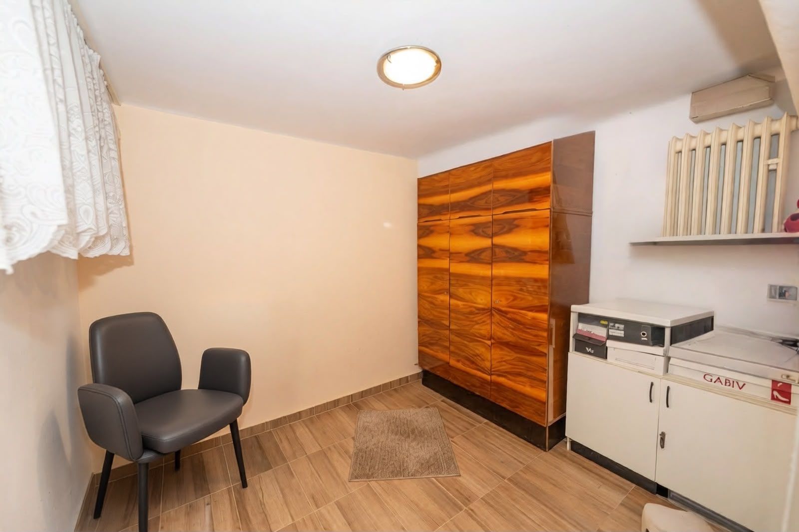 Casa de vanzare, 138 mpu, 244 teren, curte, garaj, Cartierul Domenii - Poză 23