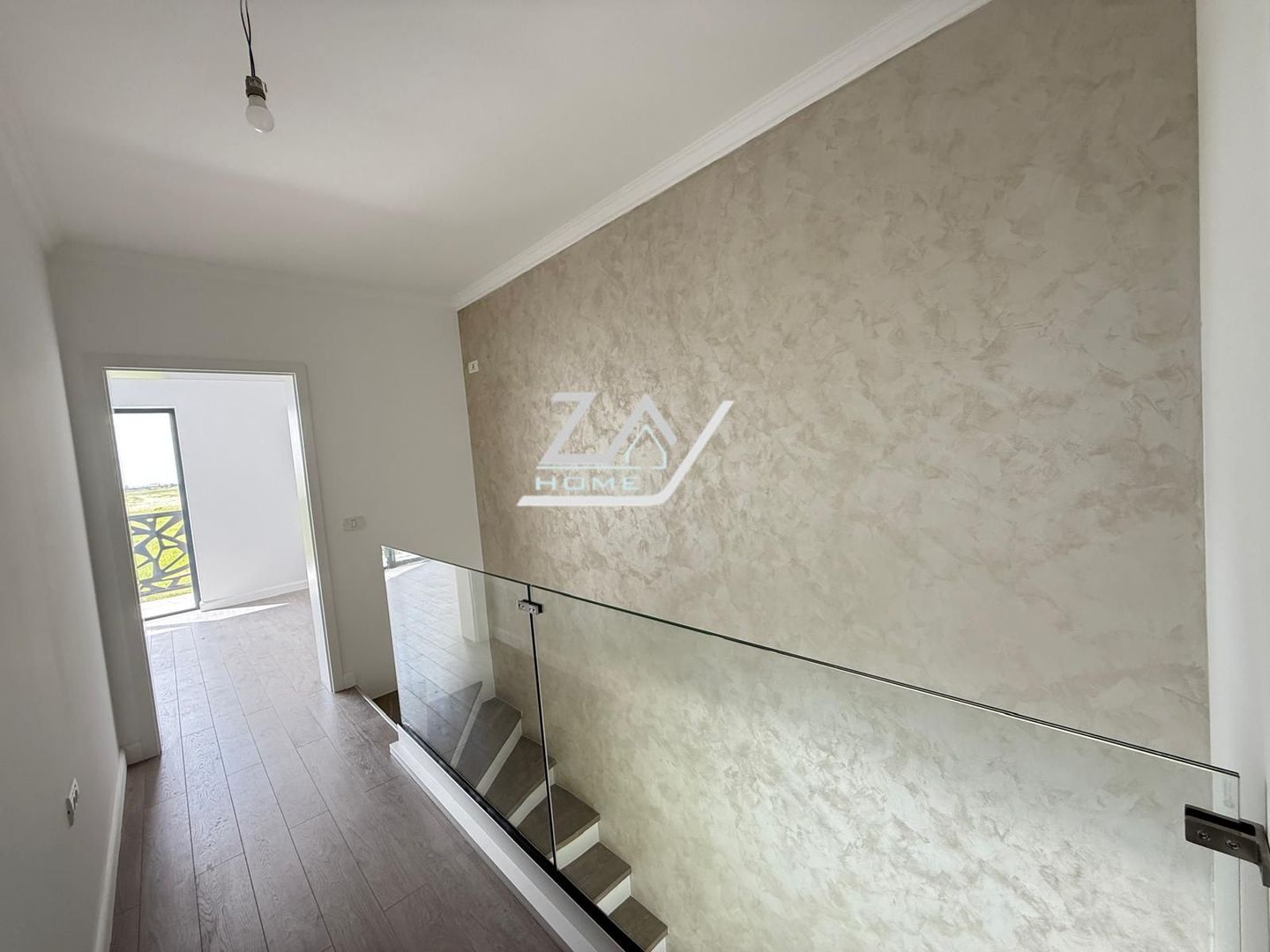 Duplex finalizat despartit prin camera tehnica. 3 dormitoare. 2 balcoane. - Poză 9