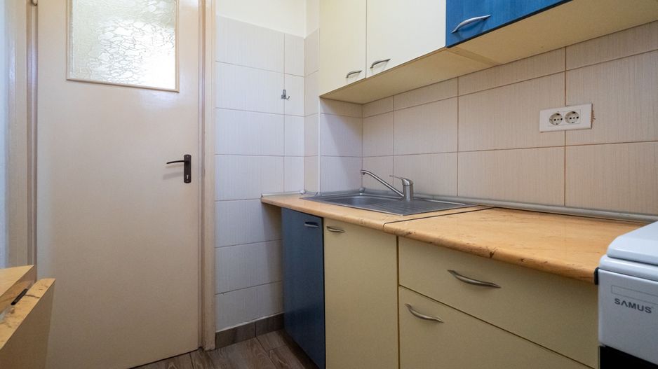 COMISION 0% - Garsoniera cu vedere spre Parcul Cismigiu - bloc Diham ( MAI) - Poză 9