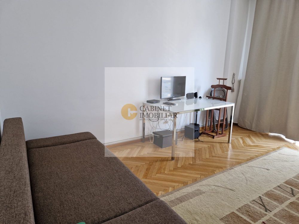 Garsoniera balcon frantuzesc -Universitate I Etaj 4 I Centrala proprie - Poză 3
