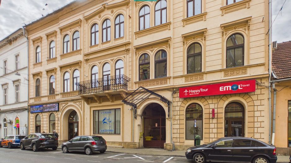 Apartament cu 4 camere – Zona Centrală - Poză 1