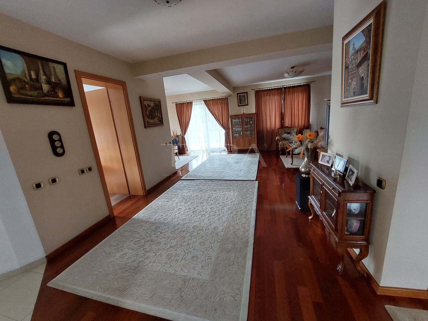 Casă cu 5 camere. de vânzare in Floresti, zona Parcului Poligon. - Poză 4