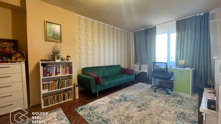 Apartament spațios, decomandat, 4 camere, Soarelui, zona AEM - Poză 2