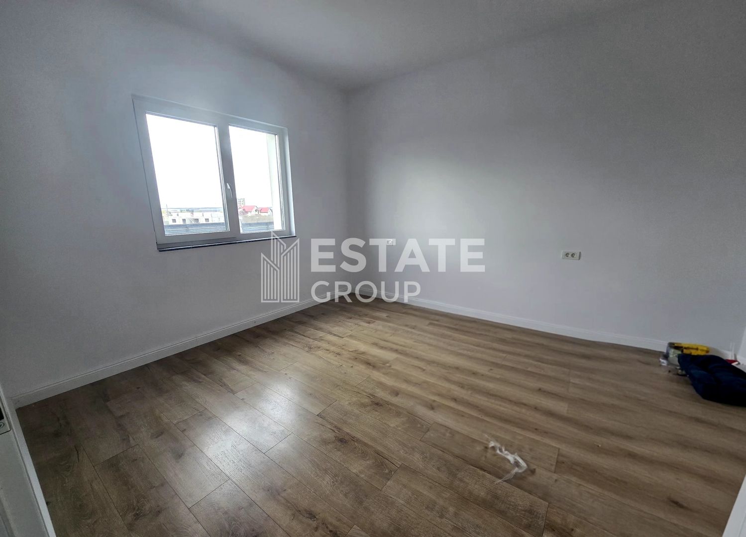 Duplex cu 5 camere despartit prin garaj in Giarmata - Poză 13