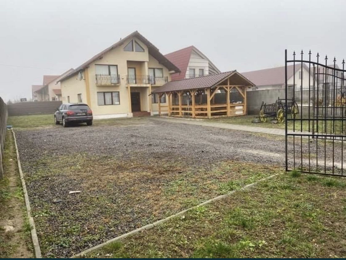 Vand casa cu mansarda - Poză 1