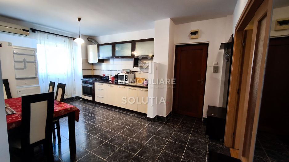 Apartament 3 camere de închiriat | 2 băi | zonă Marinex – Baia Mare - Poză 3