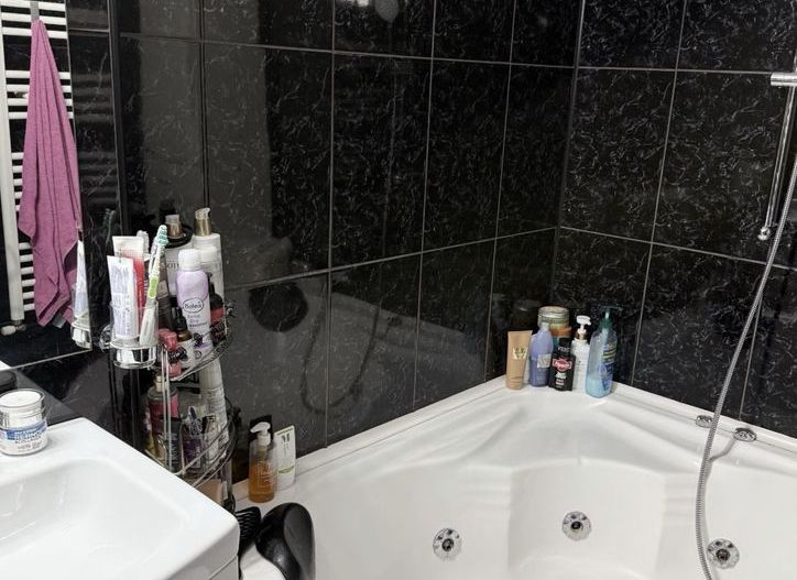 URGENT!, proprietate in vila, GARAJ, FARA RISC SEISMIC, NEGOCIABIL - Poză 4