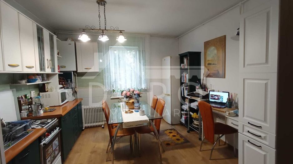 Apartament cu 2 camere modernizat de vânzare în Târgu Mureș - Poză 2