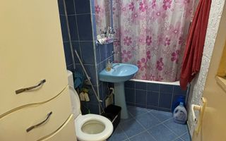 Apartament cu 3 camere de vanzare în Cugir - Poză 6