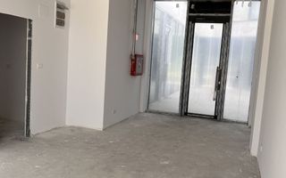 SAD - Spatiu comercial in zona centrala, langa Piata 700 - Poză 5