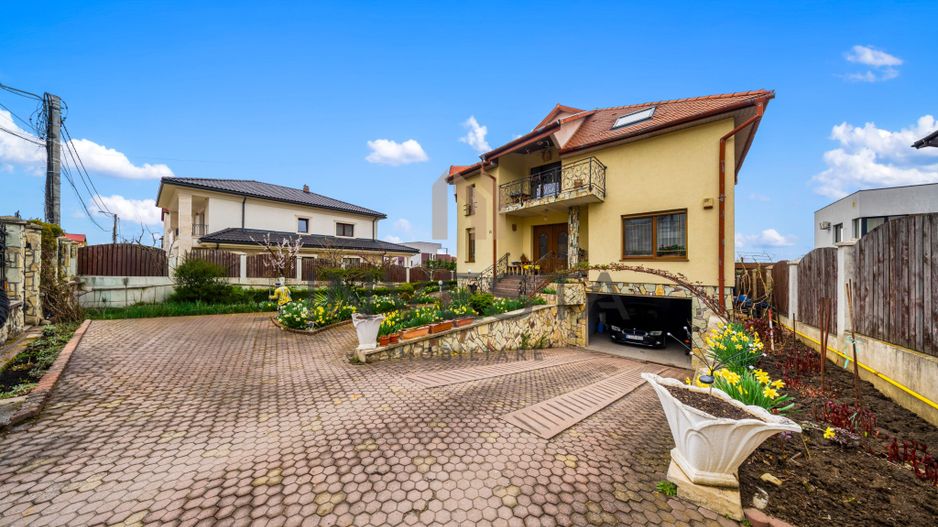 Casa individuala cu 7 camere, 260 mp, teren 900 mp, front 19m, Europa - Poză 2