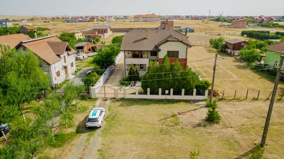 Vilă cu piscină în Fântânele - Poză 14