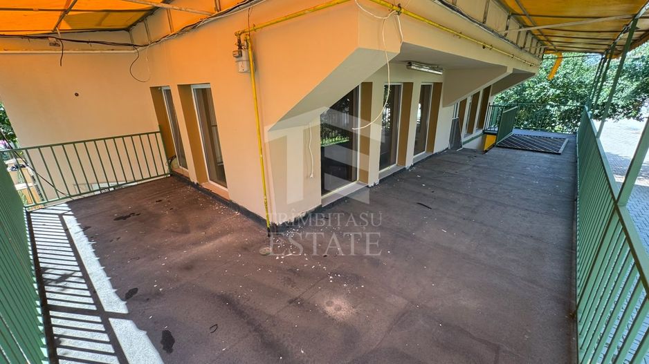 DE INCHIRIAT - SPATIU COMERCIAL CHIAR IN FATA PRIMARIEI SNAGOV - Poză 8