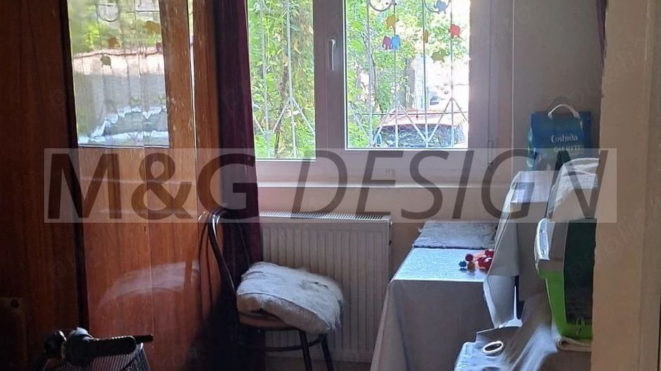 3 camere decomandat parter Lipovei - Poză 3