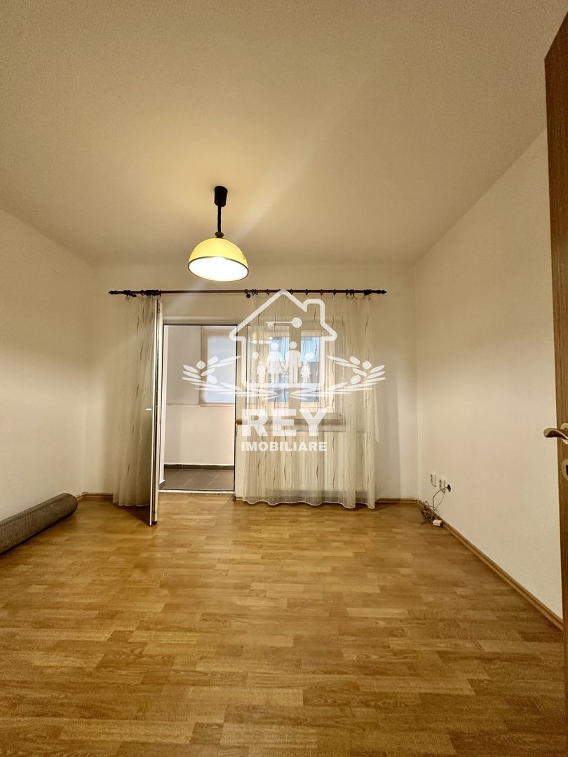 Apartament 4 camere cu garaj zona Strand- V.Aurie - Poză 17