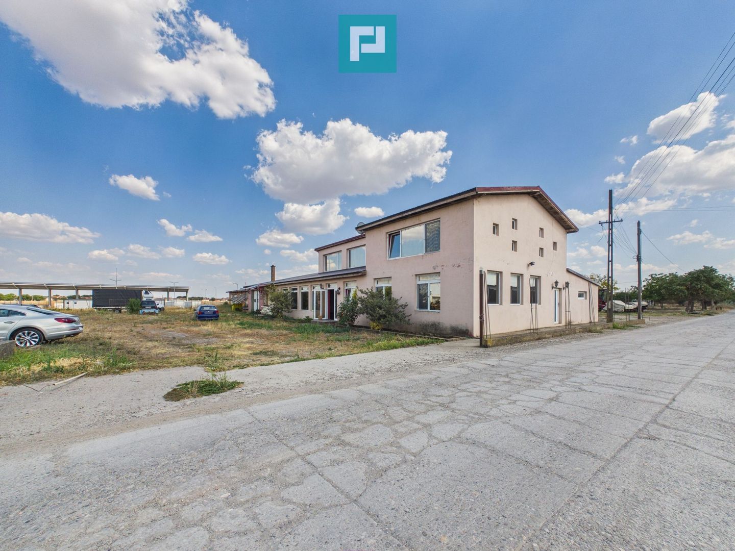 Imobil 700 mp cu teren de 2775 mp, Sântana - Poză 1
