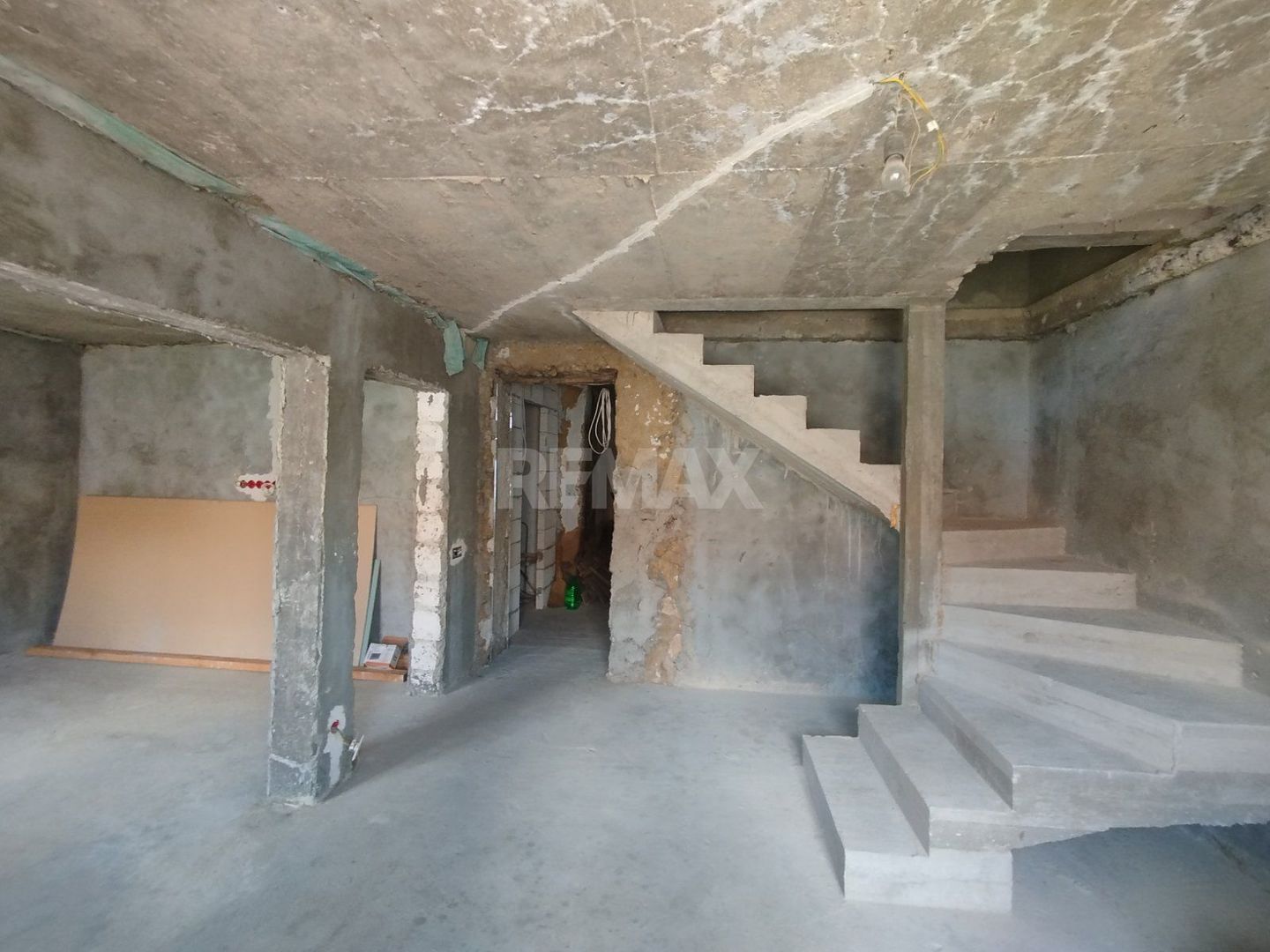 Locuință de 74 m² în Chetrosu, aproape de traseul R2 – potrivită de amenajare după propriul gust - Poză 7