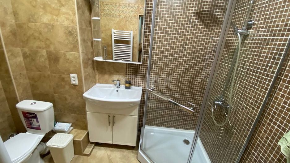 Apartament de închiriat în inima Chișinăului! - Poză 8