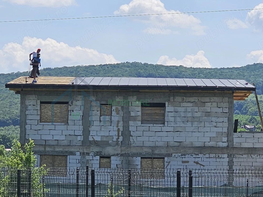 Casă la roșu de vânzare în comuna Bârnova, Iași – la 1 km de primărie - Poză 1