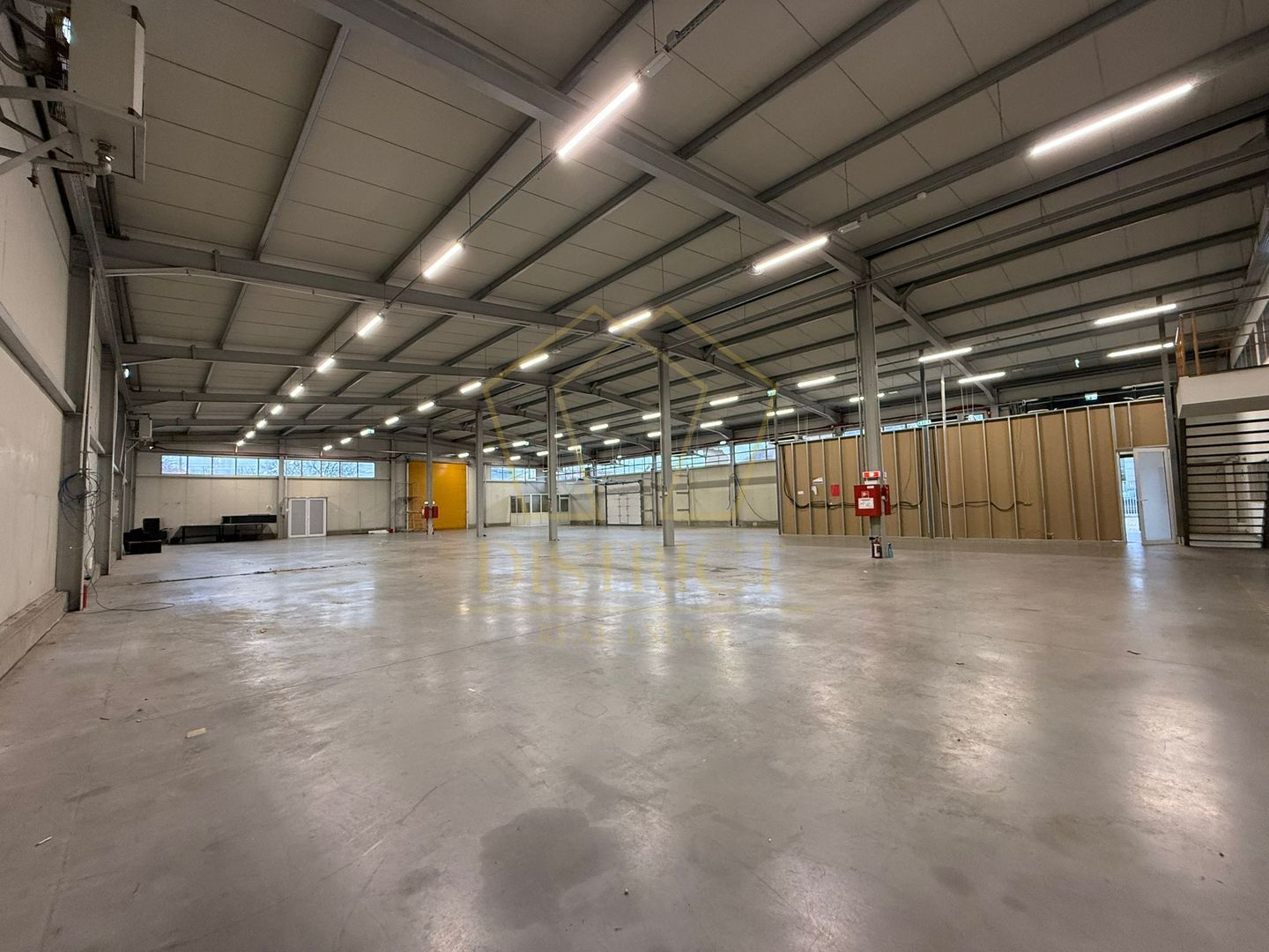 COM 0% Hala industriala 1035 mp utili |  Zona Mehala - Poză 2