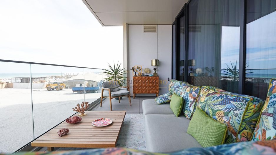 Resedinta de Lux Rococo, 4 camere, Panorama Superba catre Mare - Poză 2