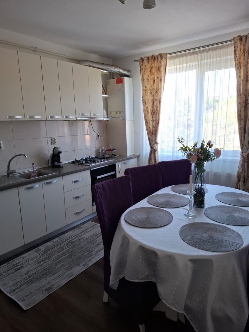 Apartament de inchiriat cu 3 camere in Alba Iulia - Poză 2