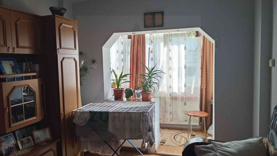Apartament 2 camere decomandat 45 mp utili 2 pivnite Mihai Viteazul - Poză 1