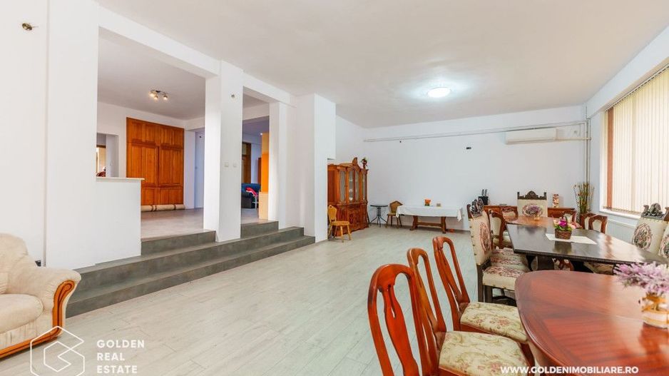 Oportunitate de investiție, vila pretabila pentru  afacere de familie - Poză 5