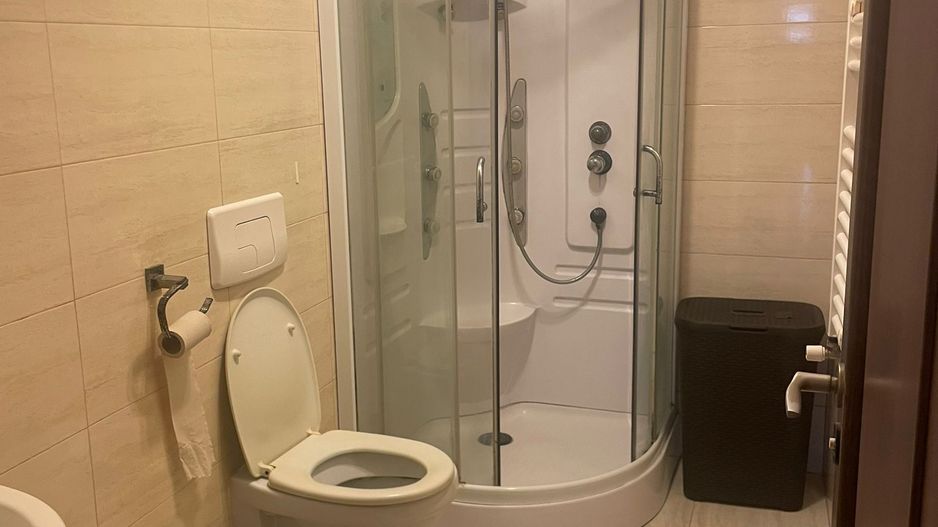 Casa de inchiriat - 200 mp - 6 dormitoare - Str. Tecuci - Poză 21