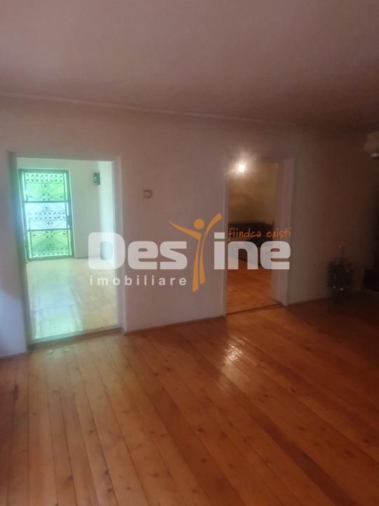 Casa Baicoi 1280 mp - Poză 2