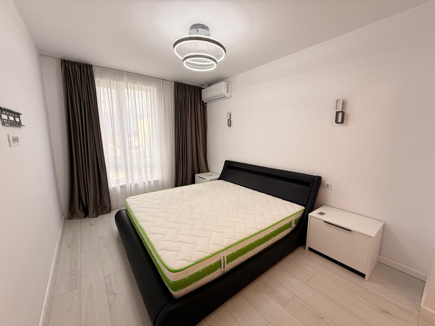 Vila Indivduala Aerocity Tunari - Poză 4