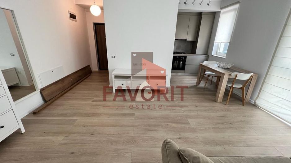 Mobilat si utilat. Vedere la padure. Parcare cu bariera - Poză 4