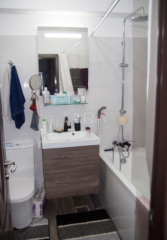 Apartament 3 camere, Petrom, mobilat, utilat, cu loc de parcare privat - Poză 7