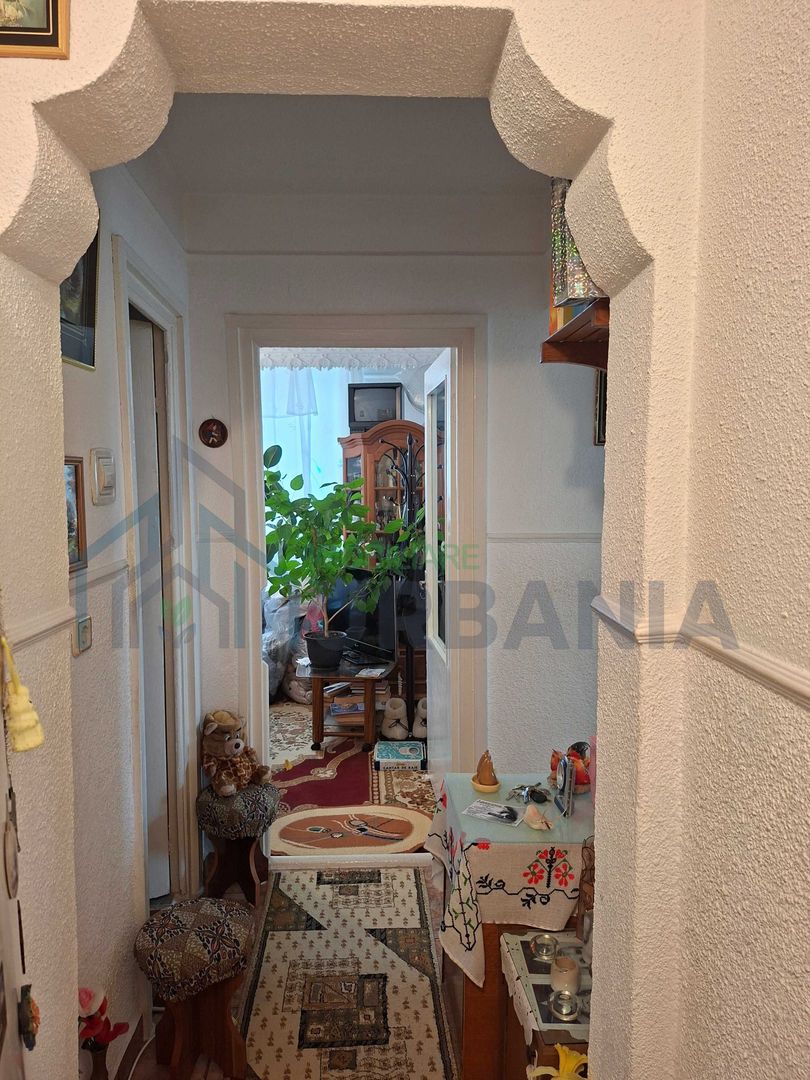 De vanzare apartament central 2 camere - Poză 2