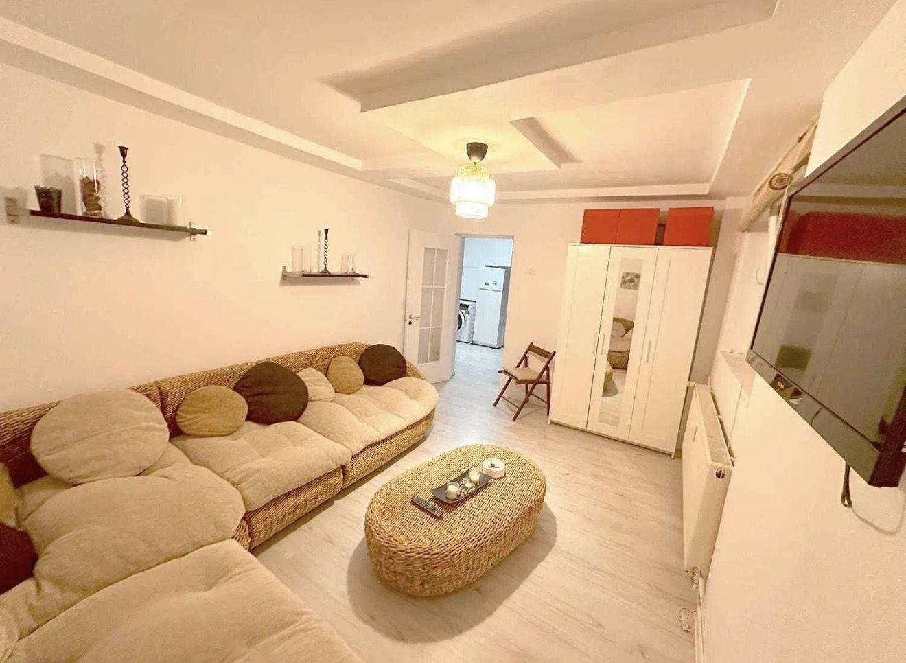 AP. 2 CAMERE - RENOVAT COMPLET, MODERN, PET FRIENDLY, PRET NEGOCIBIL - Poză 1