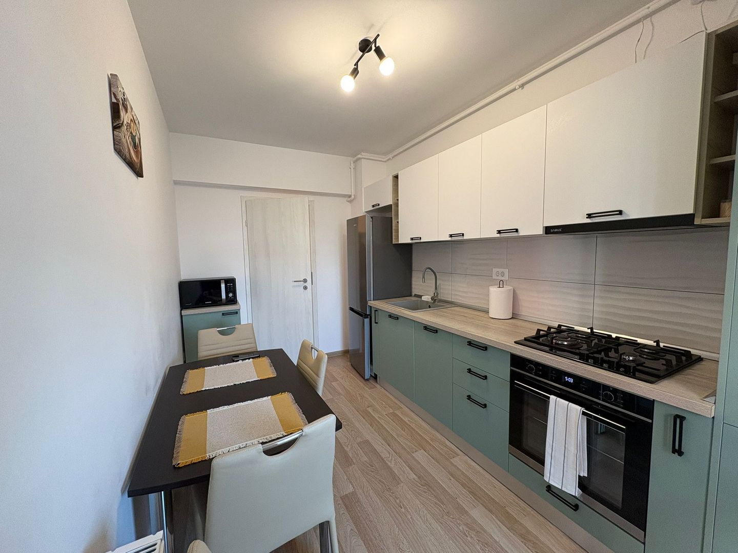 AP. 2 CAMERE APARATORII PATRIEI, CENTRALA, BUCATARIE INCHISA,PARCARE - Poză 6