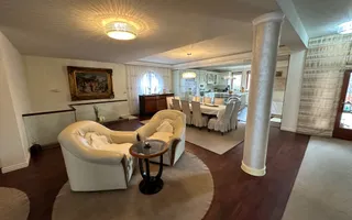 Casa la artera pretabilă Clinica medicala / birouri - Poză 24