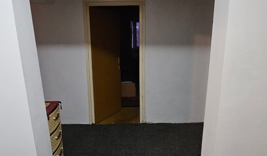 Apartament cu 4 camere de vânzare în Costin Georgian, Bucuresti - Poză 2