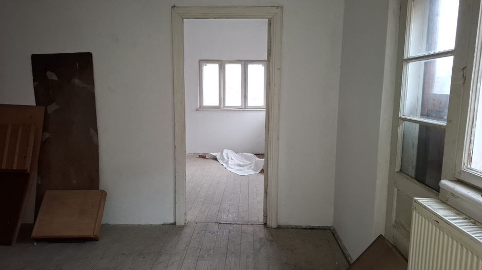 URGENT!, vila singur curte, TEREN IN PROPRIETATE, libera, NEGOCIABIL - Poză 1