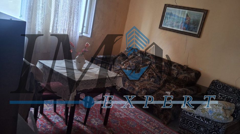 Casa de vânzare in Craciunel la strada principală - Poză 4