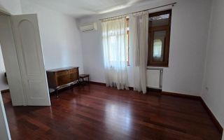 Apartament  in vila Pangratti // Televiziune - Poză 6